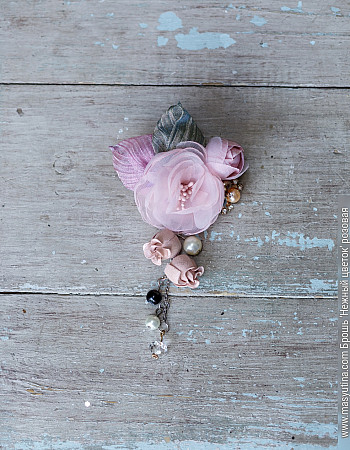 Брошь 'Нежный цветок' розовая