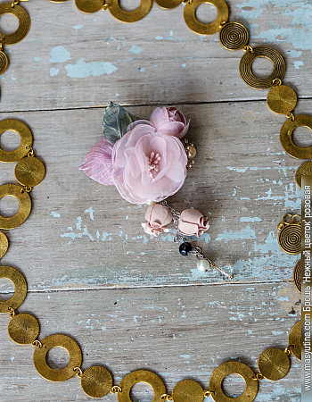 Брошь 'Нежный цветок' розовая