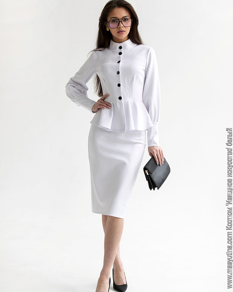 Костюм 'Изящное искусство' белый женский